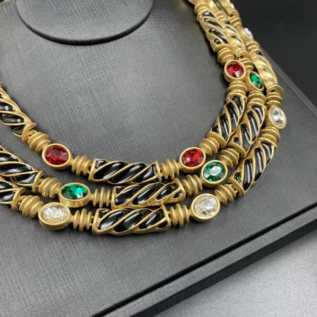 European and American trendy retro elegant brand designers with the same niche unique temperament clavicle necklace