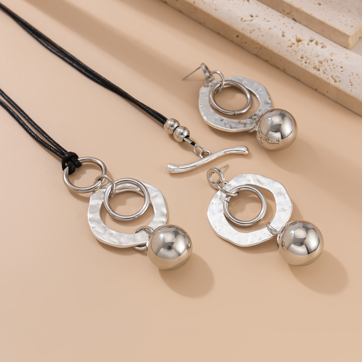 Ins Wind Circle CCB Leather Wax Thread Necklace Irregular Metallic Clavicle Chain Set