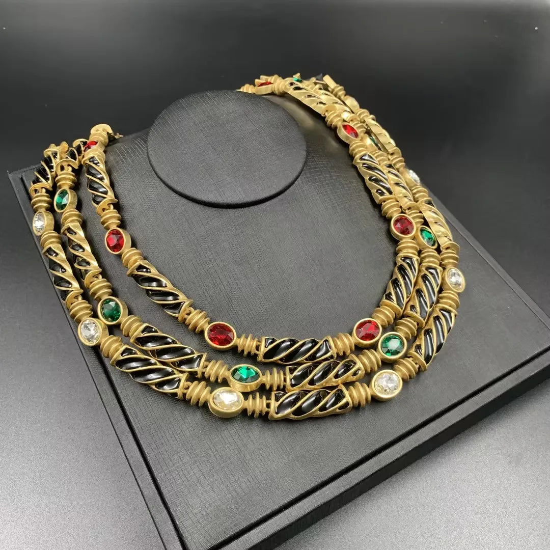 European and American trendy retro elegant brand designers with the same niche unique temperament clavicle necklace