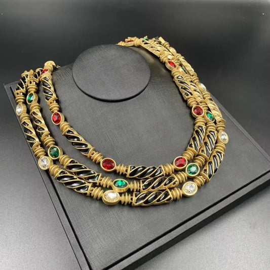 European and American trendy retro elegant brand designers with the same niche unique temperament clavicle necklace